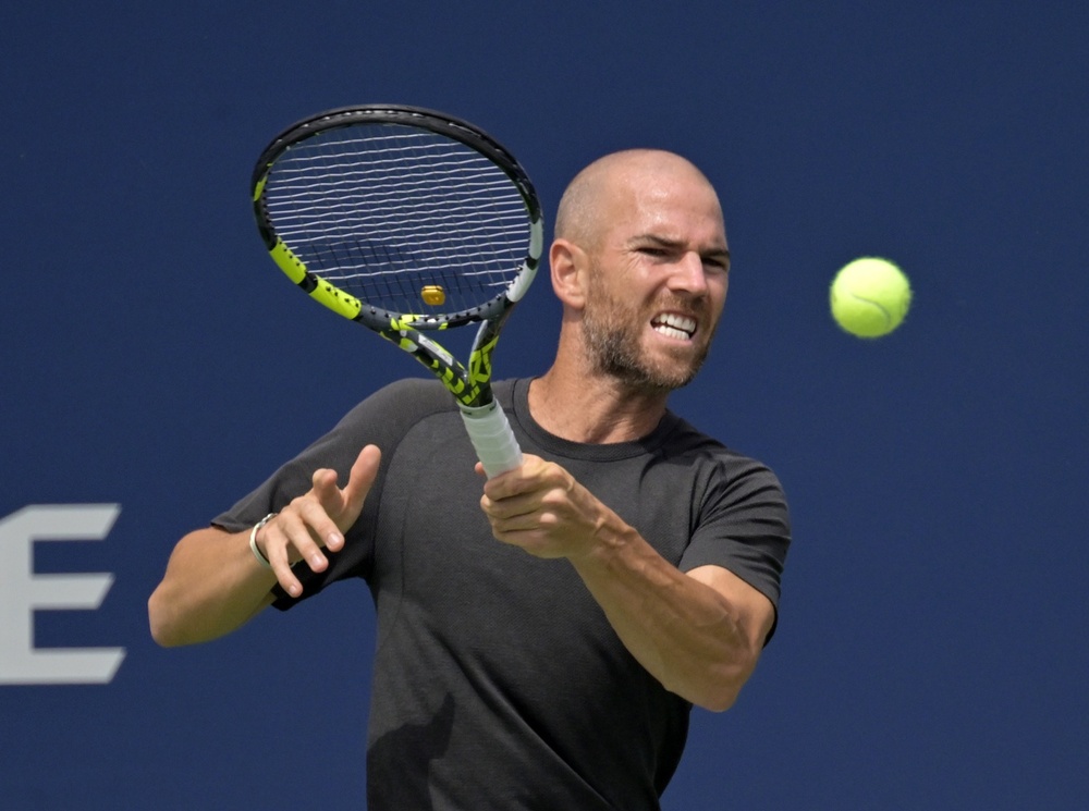 Adrian Mannarino vs Corentin Moutet Prediction – Tennis Picks 06-29-2023